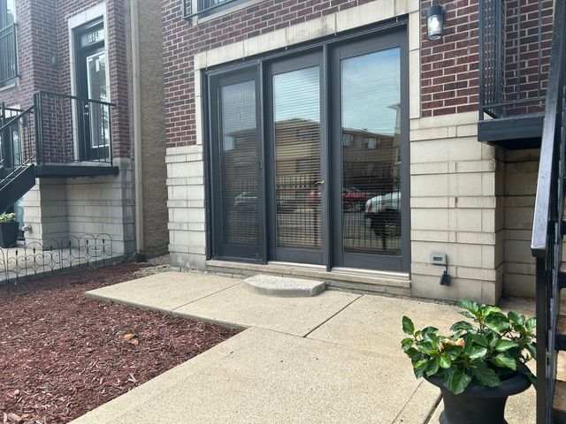 6611 W Belmont Avenue 1, Chicago, IL 60634