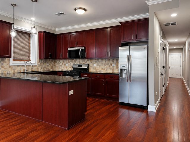 6611 W Belmont Avenue 1, Chicago, IL 60634