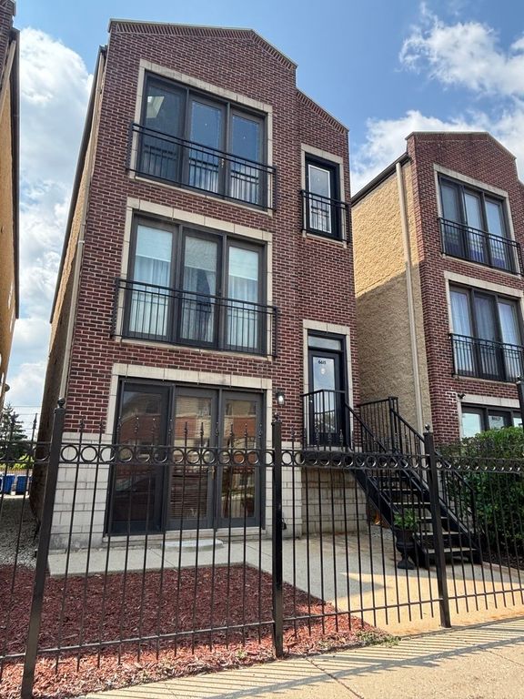6611 W Belmont Avenue 1, Chicago, IL 60634