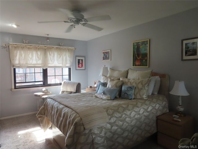 463 Mariners Way, Copiague, NY 11726