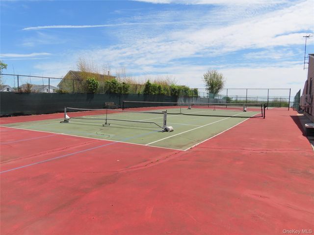 463 Mariners Way, Copiague, NY 11726