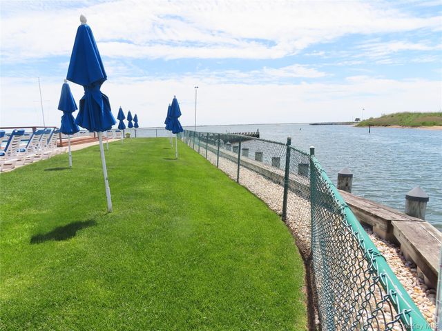463 Mariners Way, Copiague, NY 11726