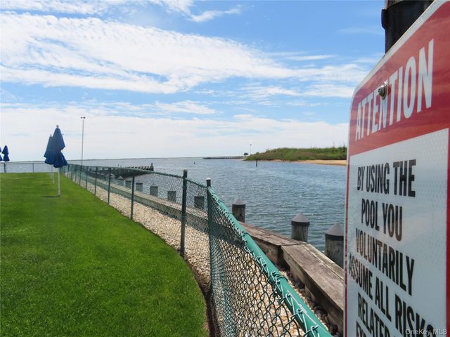 463 Mariners Way, Copiague, NY 11726