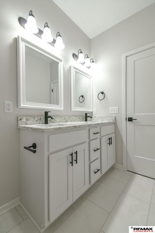 9500 Delano Drive, Lincoln, NE 68516