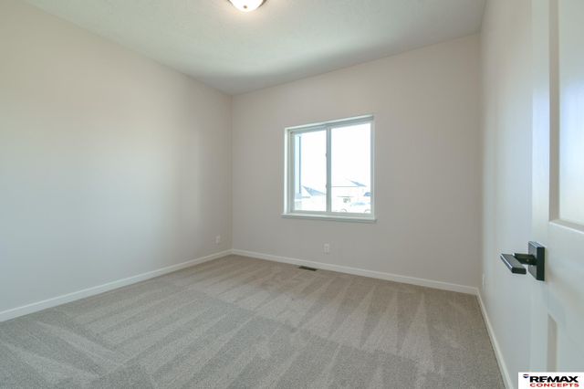 9500 Delano Drive, Lincoln, NE 68516