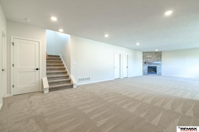 9500 Delano Drive, Lincoln, NE 68516