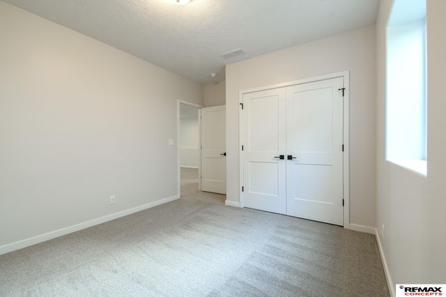 9500 Delano Drive, Lincoln, NE 68516