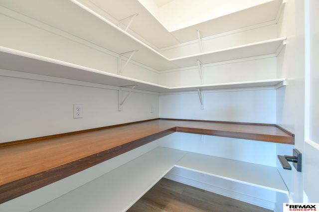 9500 Delano Drive, Lincoln, NE 68516