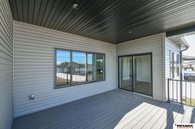 9500 Delano Drive, Lincoln, NE 68516