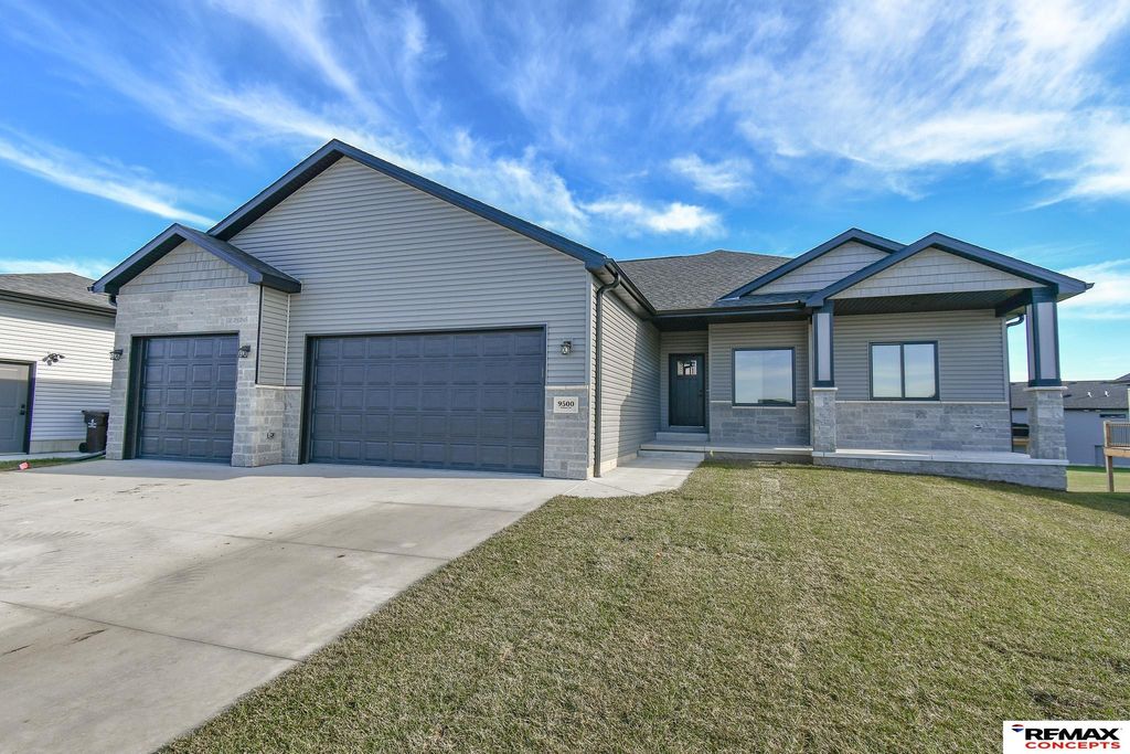 9500 Delano Drive, Lincoln, NE 68516