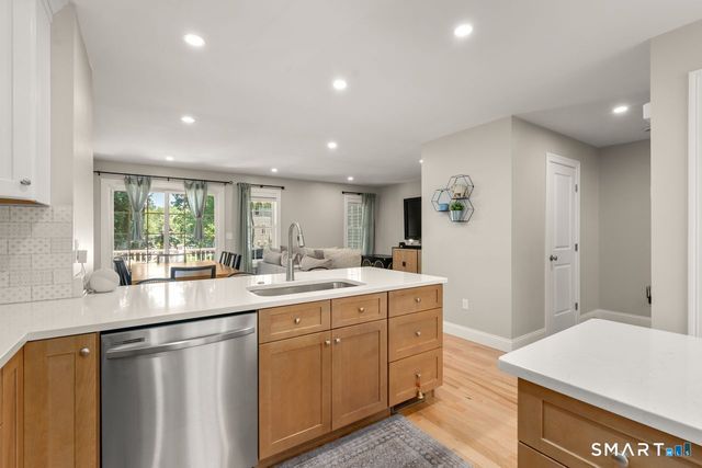 11 Summer Brook Way 11, Seymour, CT 06483