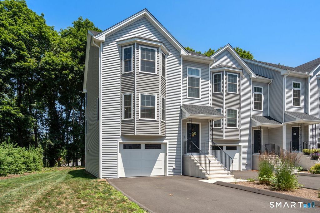 11 Summer Brook Way 11, Seymour, CT 06483