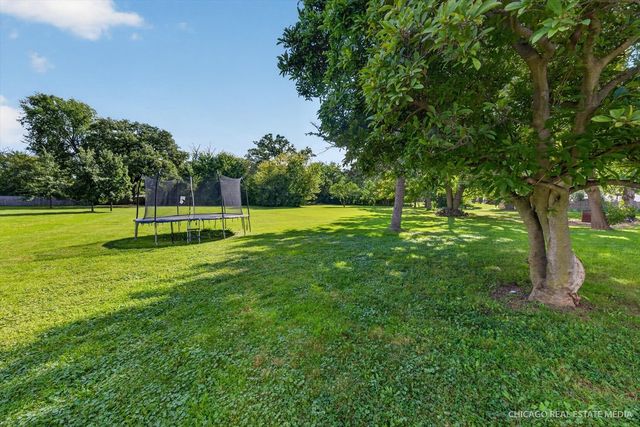 465 N Shady Oaks Drive, Elgin, IL 60120