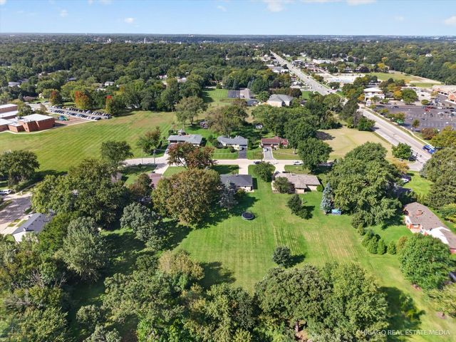 465 N Shady Oaks Drive, Elgin, IL 60120