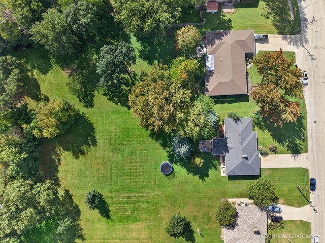 465 N Shady Oaks Drive, Elgin, IL 60120