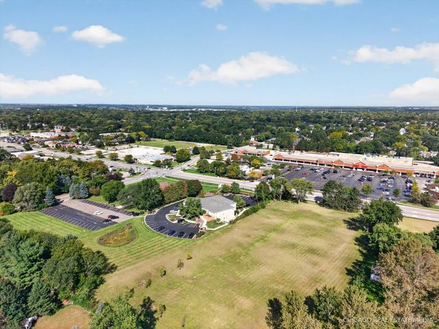 465 N Shady Oaks Drive, Elgin, IL 60120