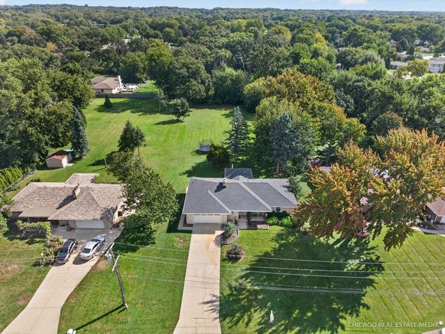 465 N Shady Oaks Drive, Elgin, IL 60120