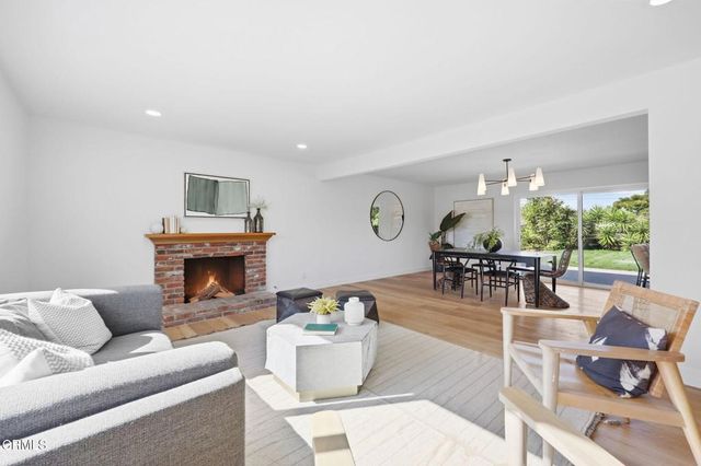 476 Jeanne Court, Newbury Park, CA 91320
