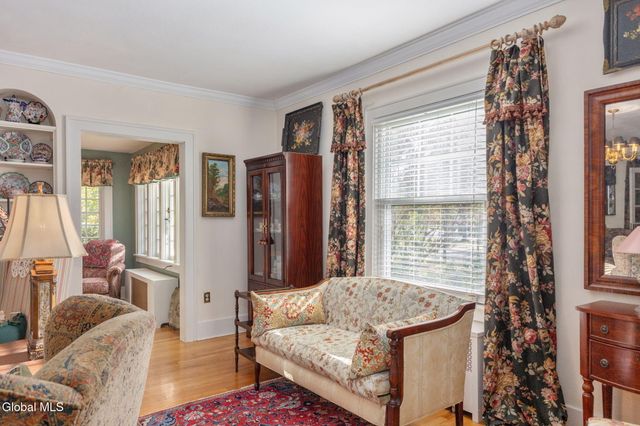 2131 Grand Boulevard, Niskayuna, NY 12309