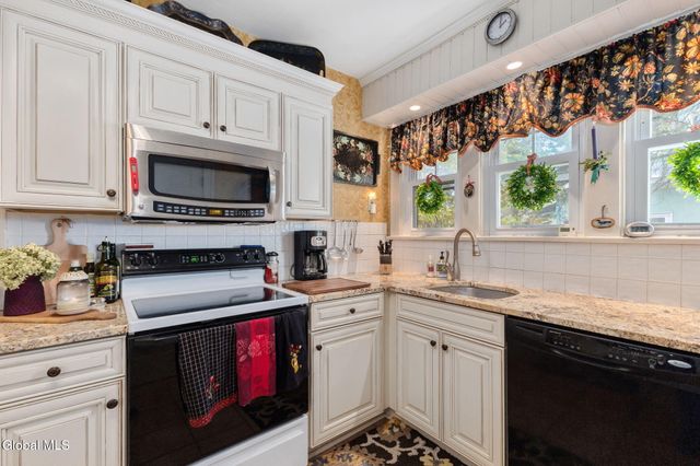 2131 Grand Boulevard, Niskayuna, NY 12309