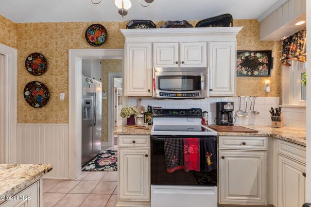 2131 Grand Boulevard, Niskayuna, NY 12309