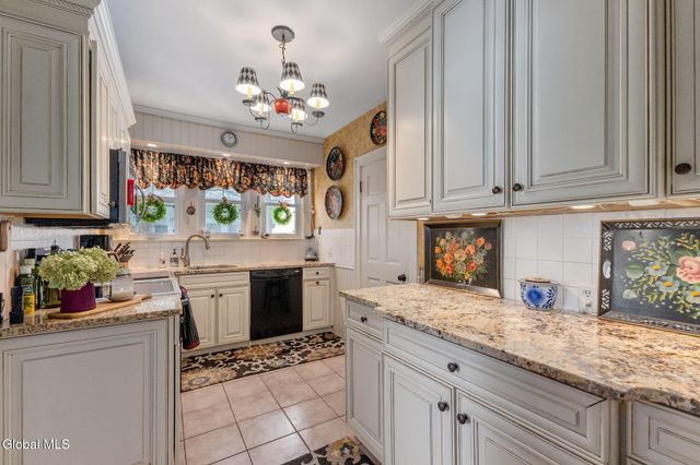 2131 Grand Boulevard, Niskayuna, NY 12309