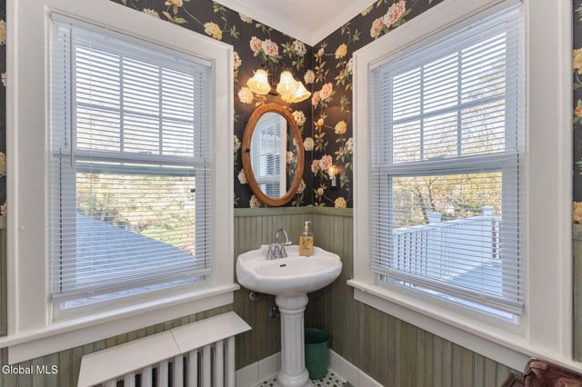 2131 Grand Boulevard, Niskayuna, NY 12309