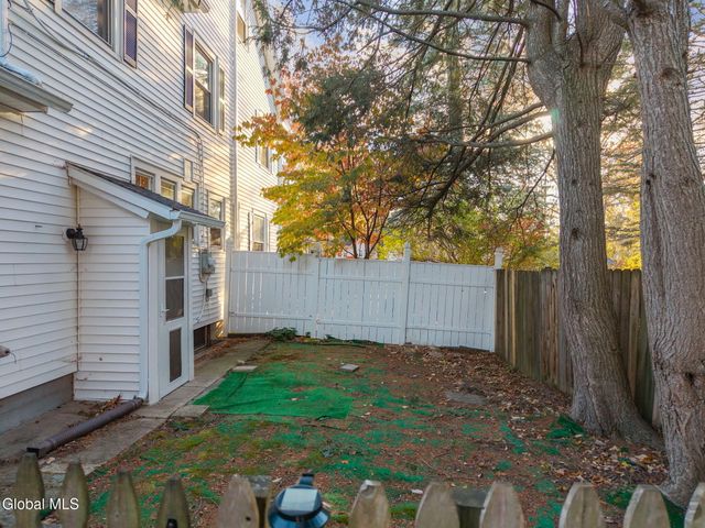 2131 Grand Boulevard, Niskayuna, NY 12309