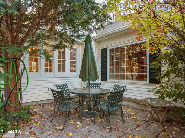 2131 Grand Boulevard, Niskayuna, NY 12309