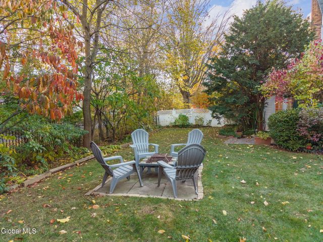 2131 Grand Boulevard, Niskayuna, NY 12309