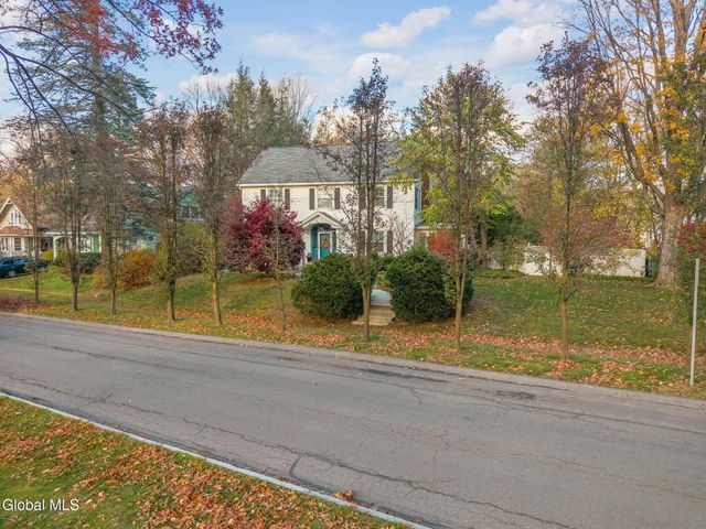 2131 Grand Boulevard, Niskayuna, NY 12309