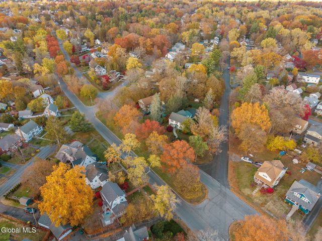 2131 Grand Boulevard, Niskayuna, NY 12309