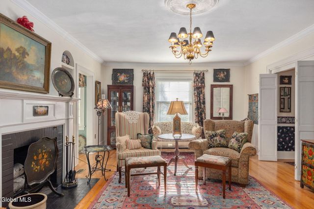 2131 Grand Boulevard, Niskayuna, NY 12309