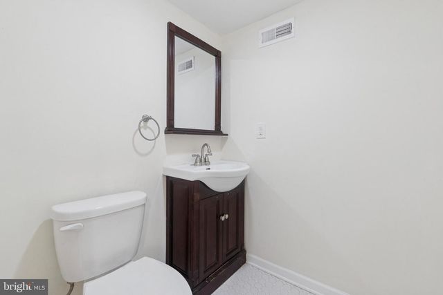 62 W LODGES LN, Bala Cynwyd, PA 19004