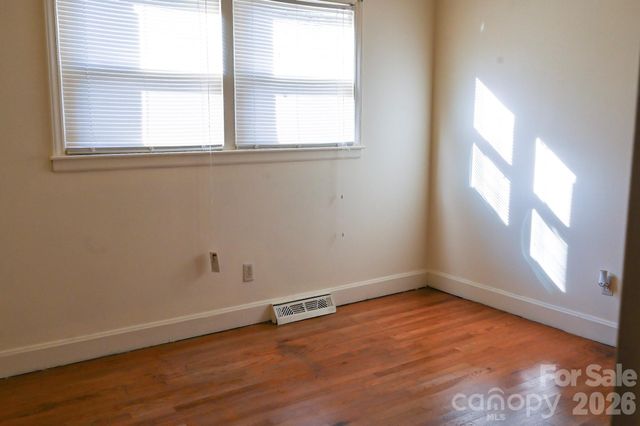 1121 Grovewood Drive, Charlotte, NC 28208