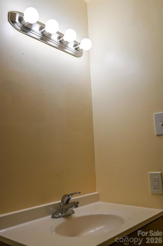 1121 Grovewood Drive, Charlotte, NC 28208