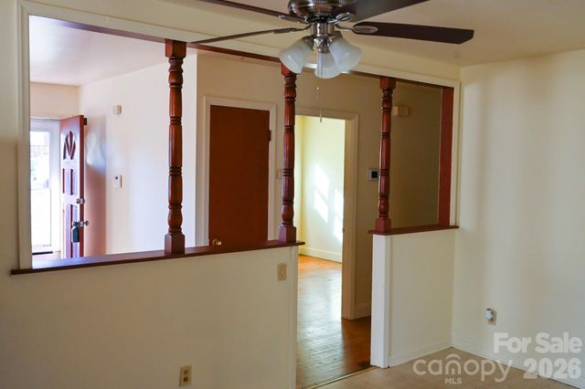 1121 Grovewood Drive, Charlotte, NC 28208