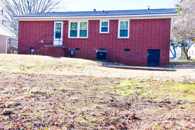 1121 Grovewood Drive, Charlotte, NC 28208