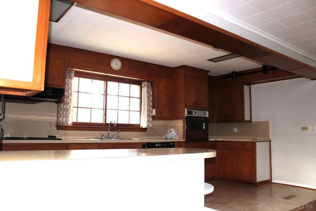 718 Sunset Drive, Bedford, VA 24523
