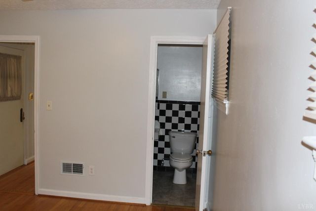 718 Sunset Drive, Bedford, VA 24523