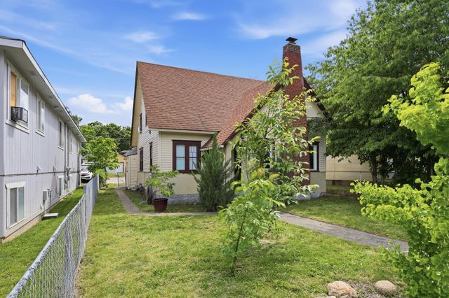 2321 W Boone Ave, Spokane, WA 99201