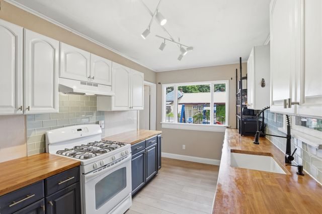 2321 W Boone Ave, Spokane, WA 99201