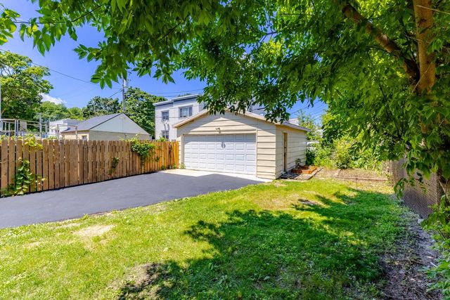 1512 E Oklahoma AVENUE, Milwaukee, WI 53207