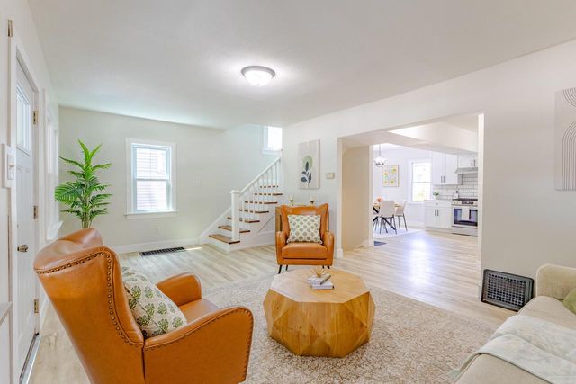 1512 E Oklahoma AVENUE, Milwaukee, WI 53207