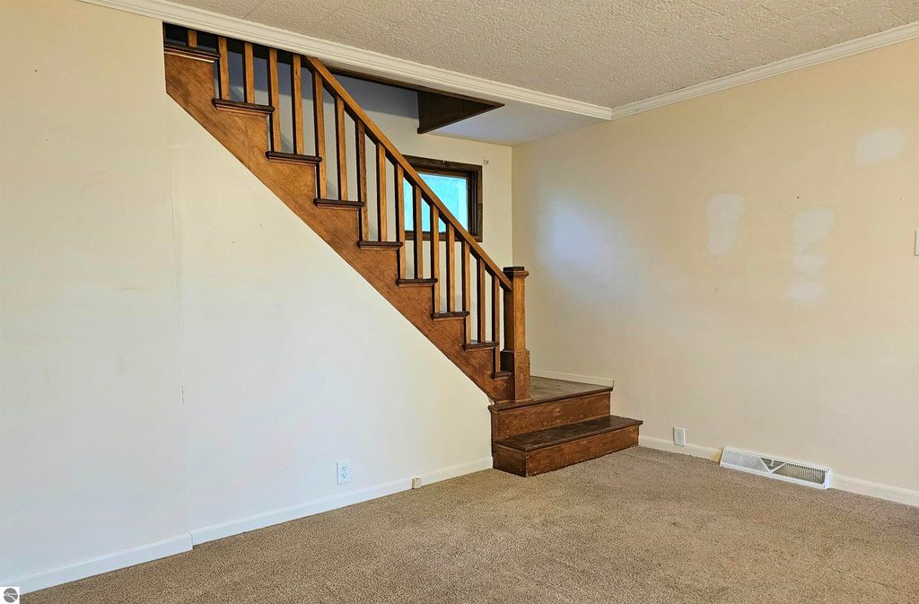 Image 12 of property listing at 420 S Clinton, St Louis, MI 48880