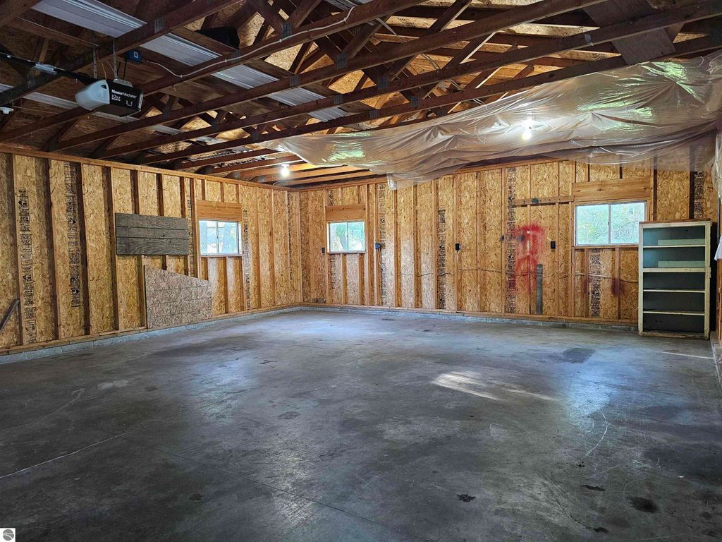 Image 34 of property listing at 420 S Clinton, St Louis, MI 48880