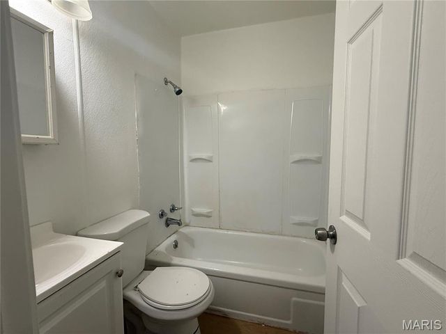 470 Mueller Avenue, St Louis, MO 63135