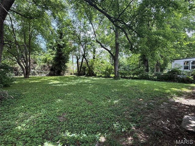 470 Mueller Avenue, St Louis, MO 63135
