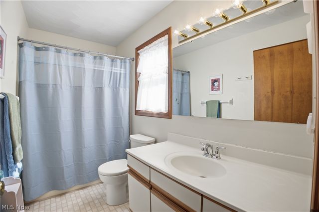 379 Wyndclift Place, Austintown, OH 44515