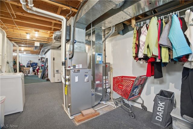 379 Wyndclift Place, Austintown, OH 44515